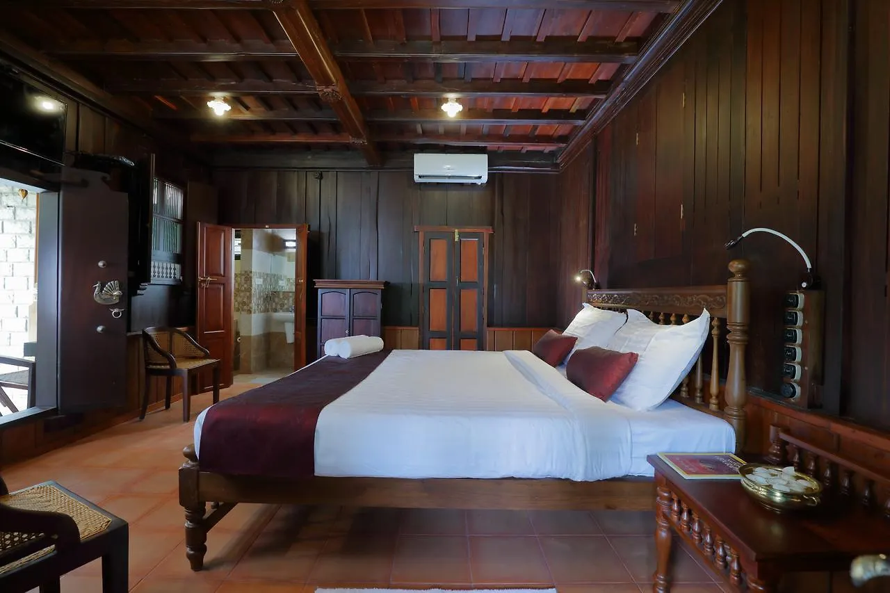 Homestay Kuttichira Heritage Home Alappuzha